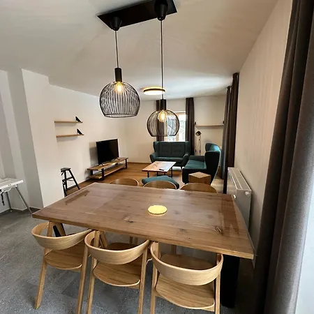 Helly - - アパート